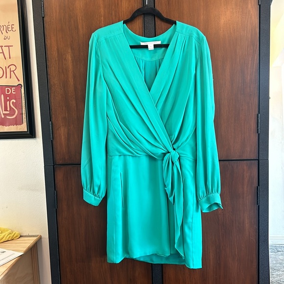 Diane Von Furstenberg Dresses & Skirts - Diane von Furstenberg dress with wrap detail in seafoam shade of blueish green